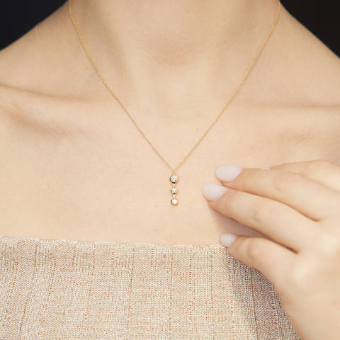 Girocollo in oro giallo con diamanti Lab-Grown taglio brillante, 0,20 carati.