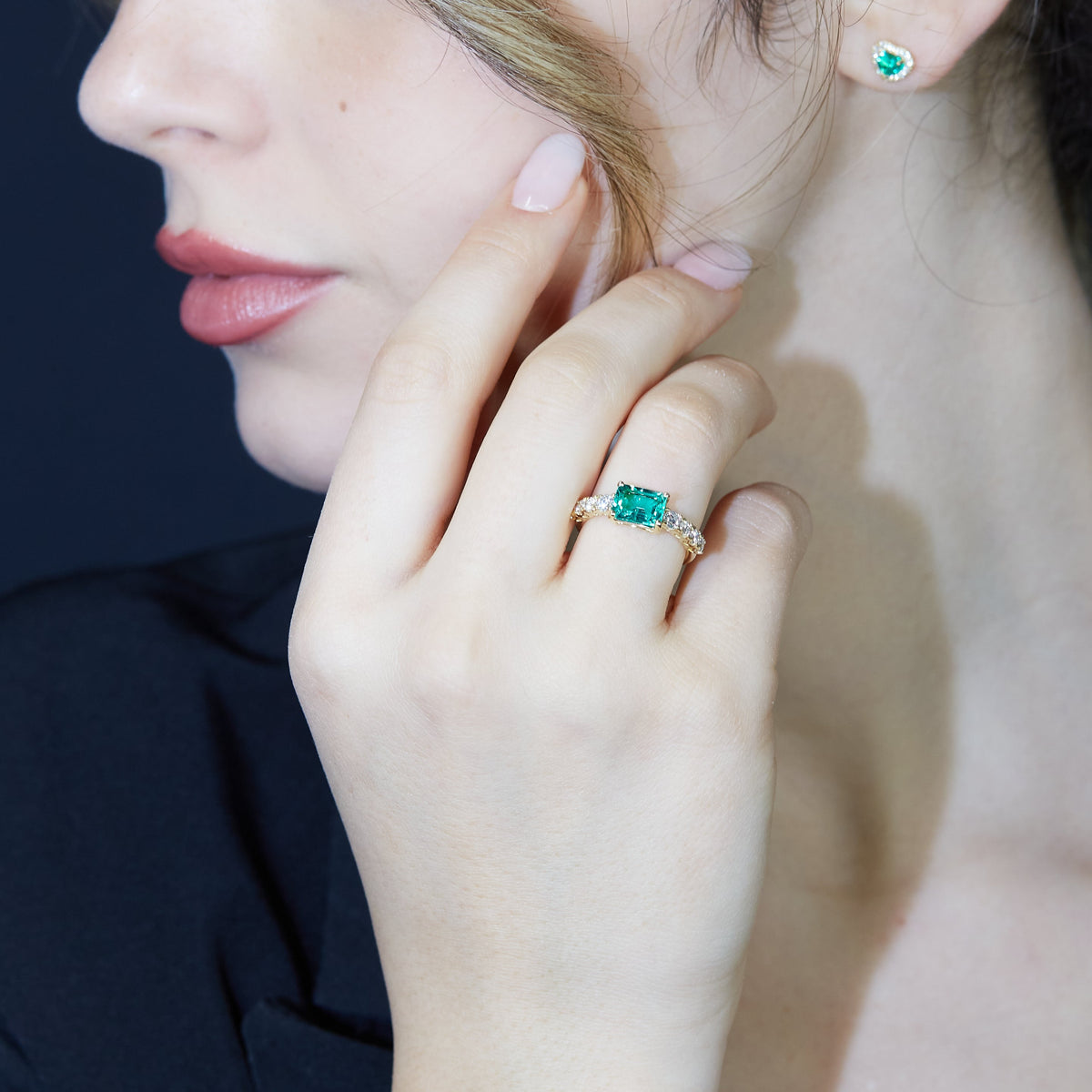Anello Emerald Flow