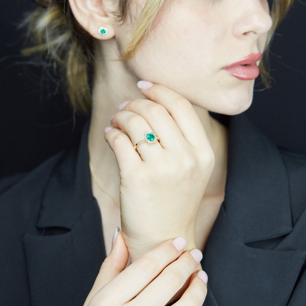 Anello Cushion Halo