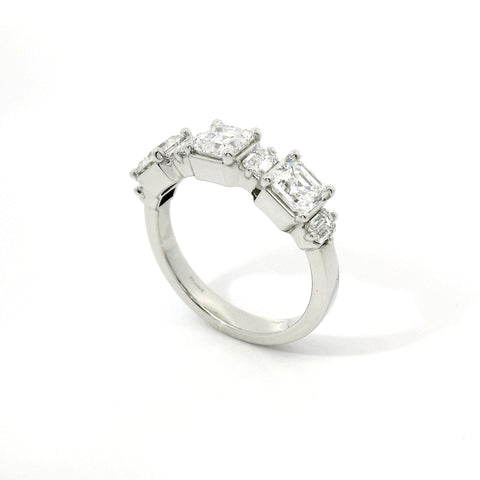 Fedina Bubble in oro bianco con diamanti lab-grown taglio asscher, 1,98 carati.