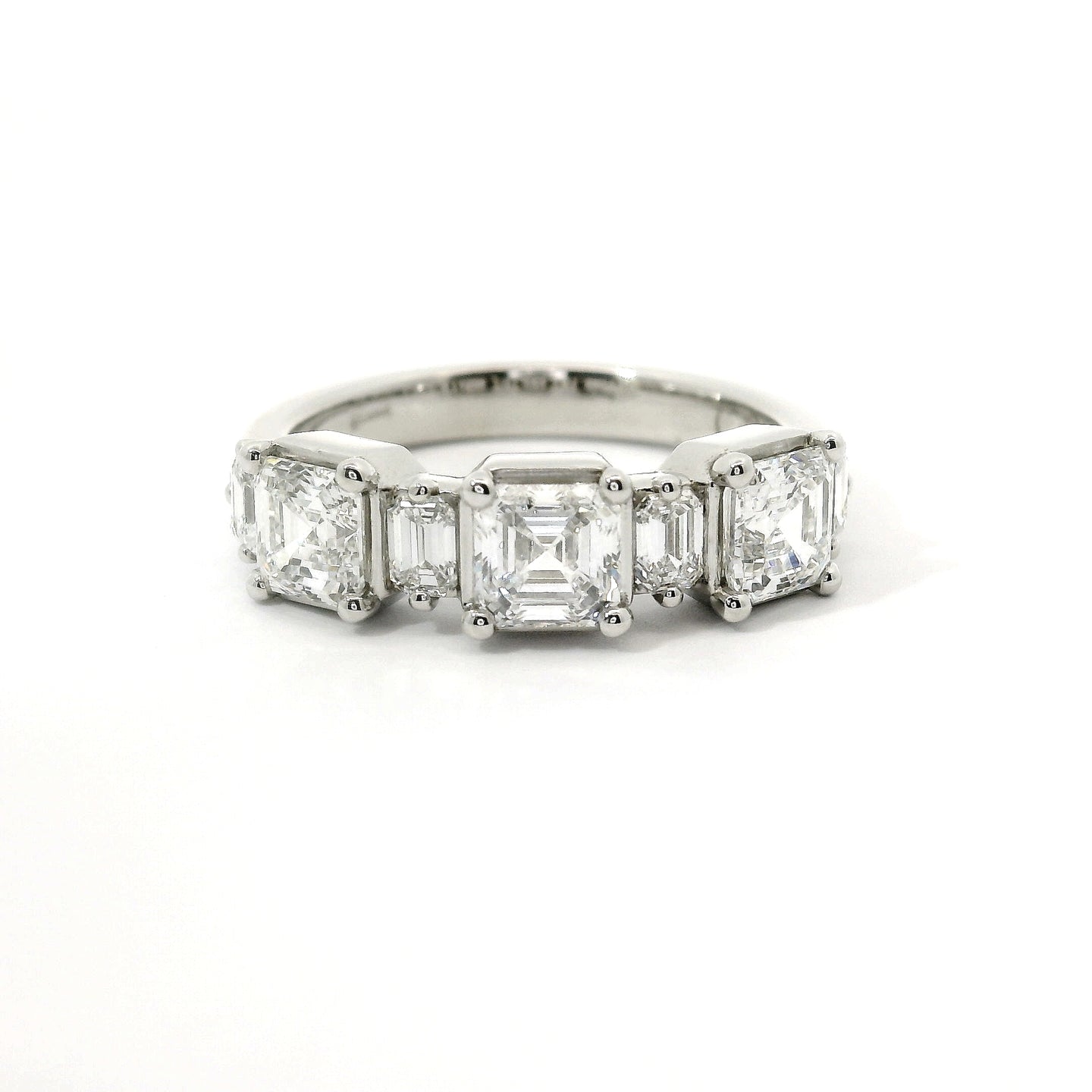 Fedina Bubble in oro bianco con diamanti lab-grown taglio asscher, 1,98 carati.