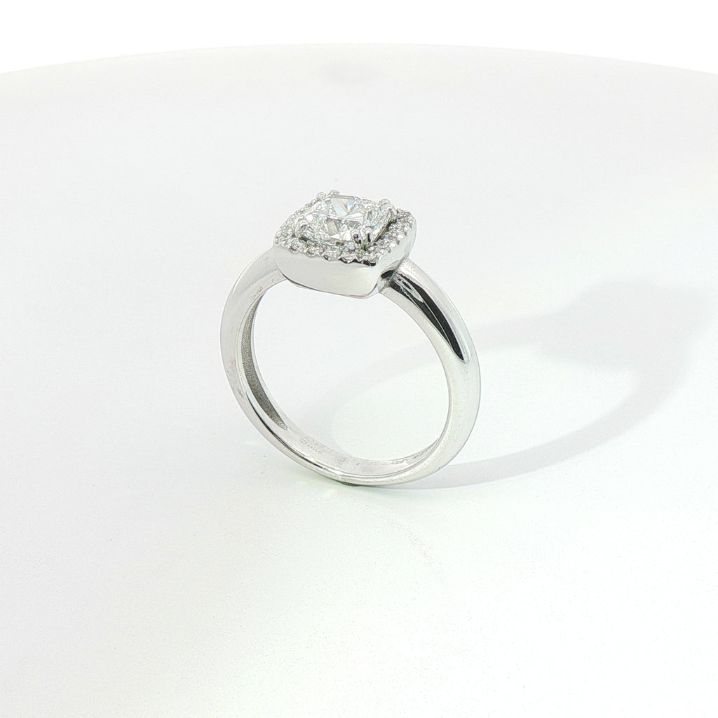 Anello Cushion Halo