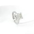 Solitaire in white gold with cushion-cut lab-grown diamond, 5.11 carats.