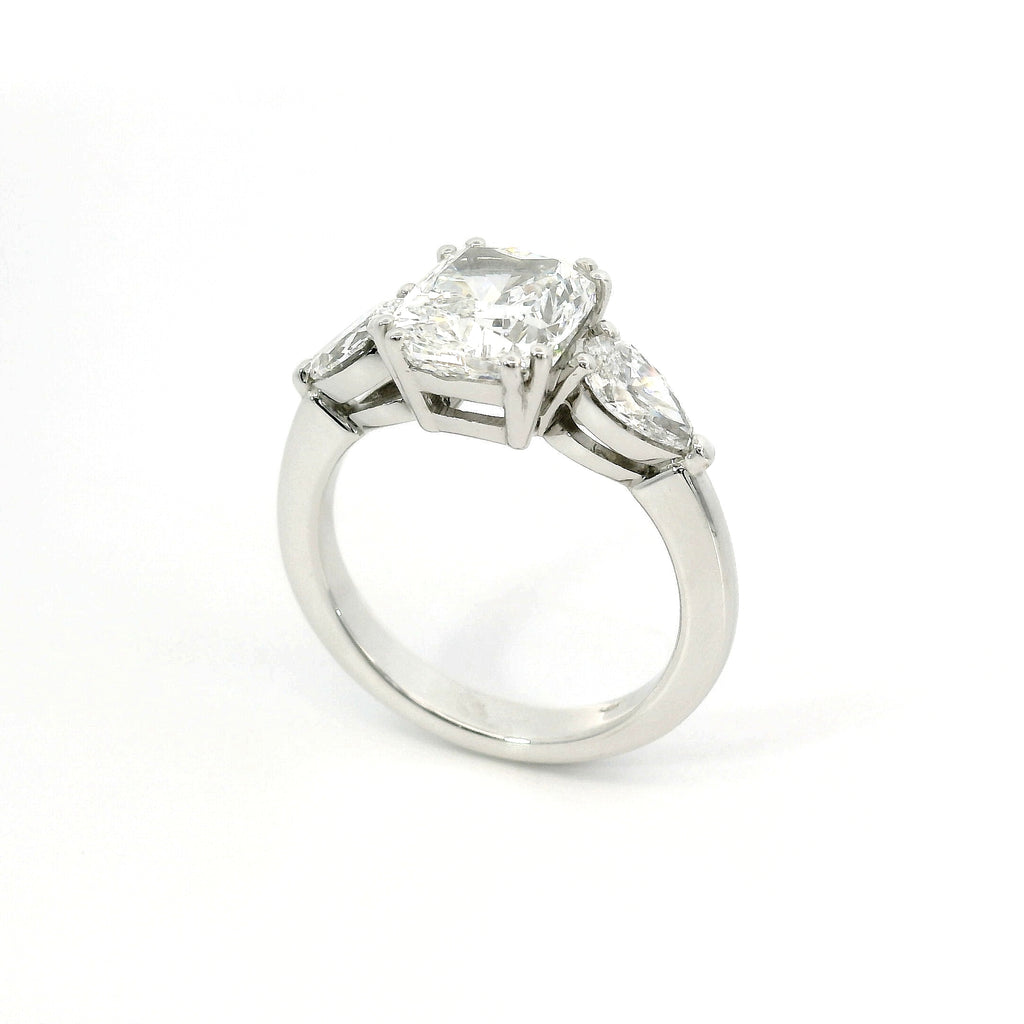 Anello Cuscino Pear Wings