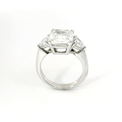 Anello Cushion Trillion Wings