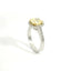 Anello Dreams cuscino fancy color in oro bianco con diamanti lab-grown taglio brillante, 2,58 carati.