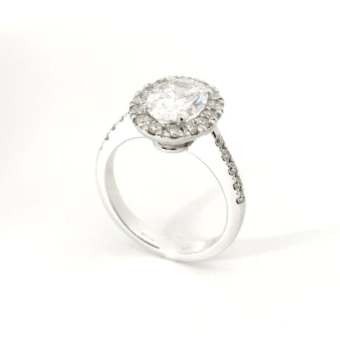 Anello Dreams ovale in oro bianco con diamanti lab-grown taglio brillante, 2,16 carati.