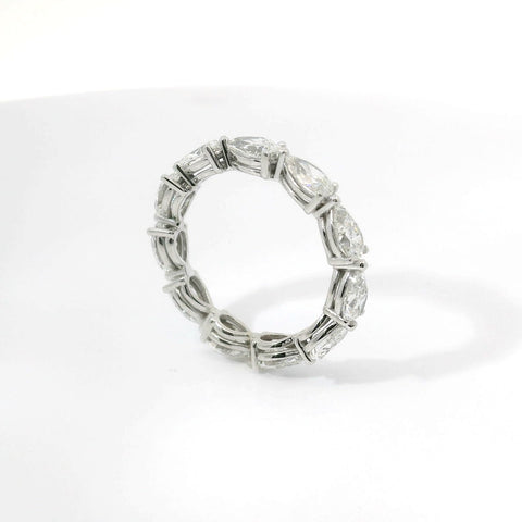 Anello in oro bianco e diamanti lab-grown, 0,66 carati.