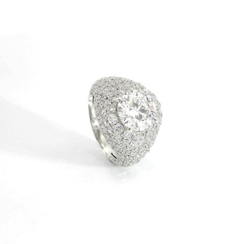 Fascia per mignolo con centrale e pavè di diamanti lab-grown taglio brillante, 4,27 carati.