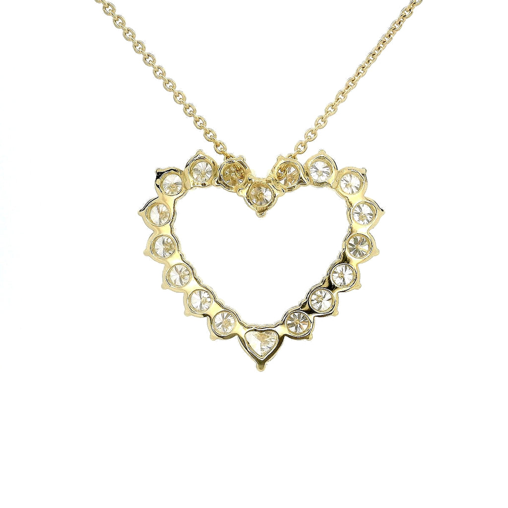Heart-shaped choker in yellow gold with brilliant-cut and heart-cut lab-grown diamonds, 2.39 carats.