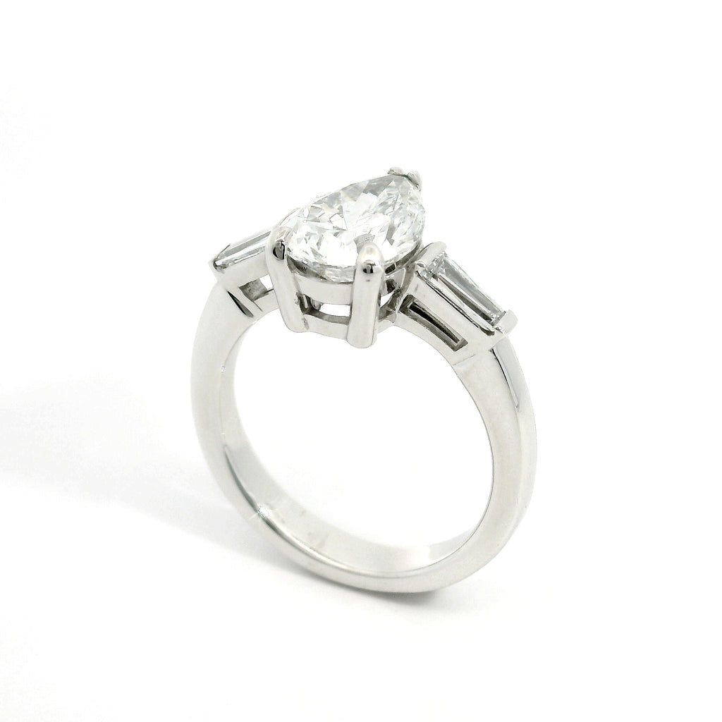 Anello Goccia Taper Wings