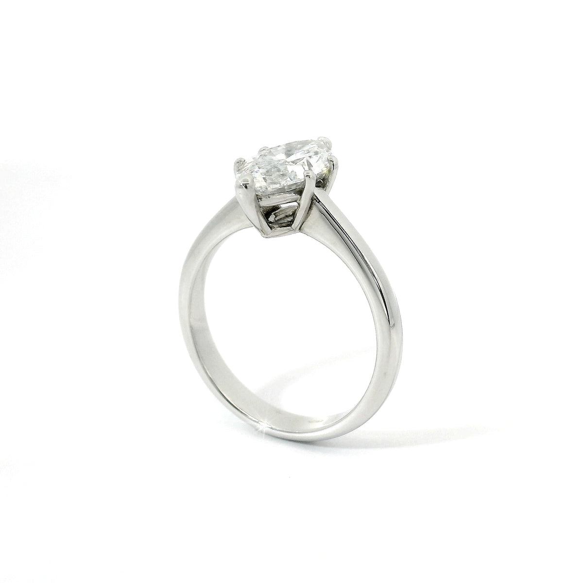 Solitario con diamante lab-grown taglio marquise, 2,04 carati.