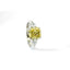 Trilogy in oro bianco e diamante lab-grown taglio cuscino fancy yellow e taglio goccia, 3,15 carati.