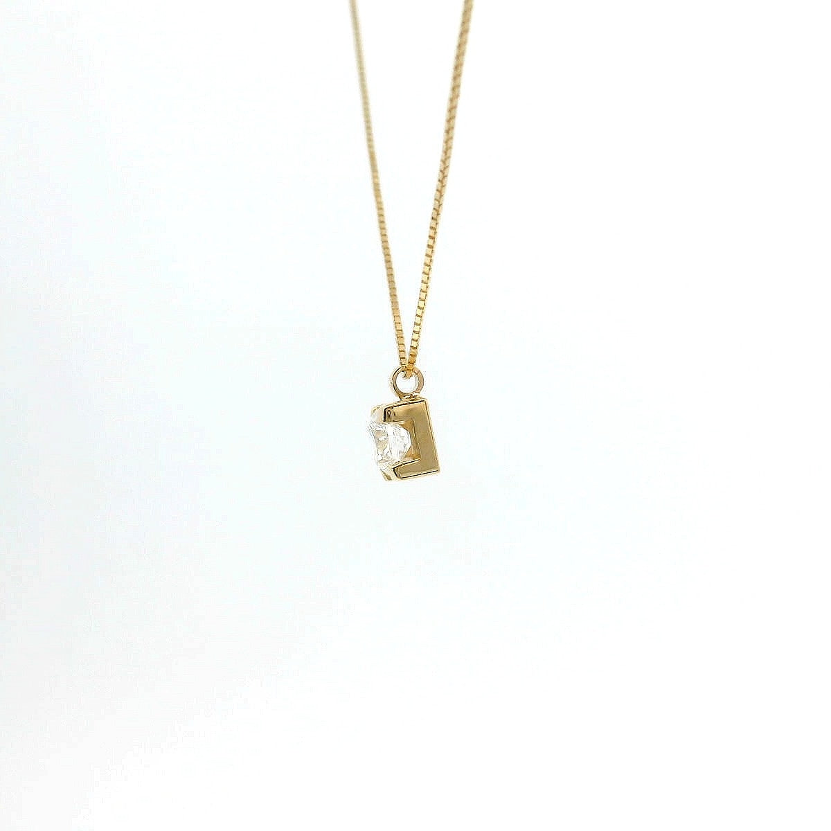 Girocollo punto luce in oro giallo e diamante Lab-Grown taglio brillante, 0,25 carati.