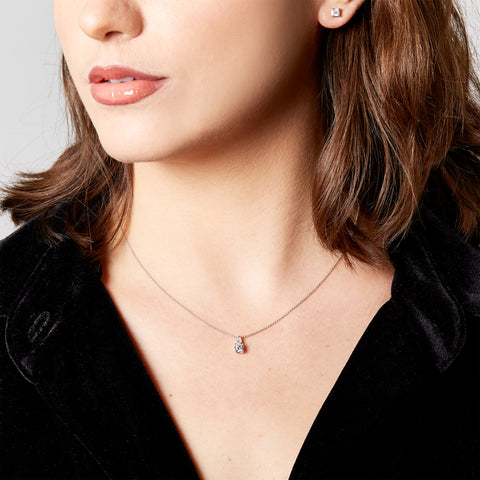 Orecchini punto luce oro bianco con diamanti lab-grown taglio brillante, 0,41 carati.