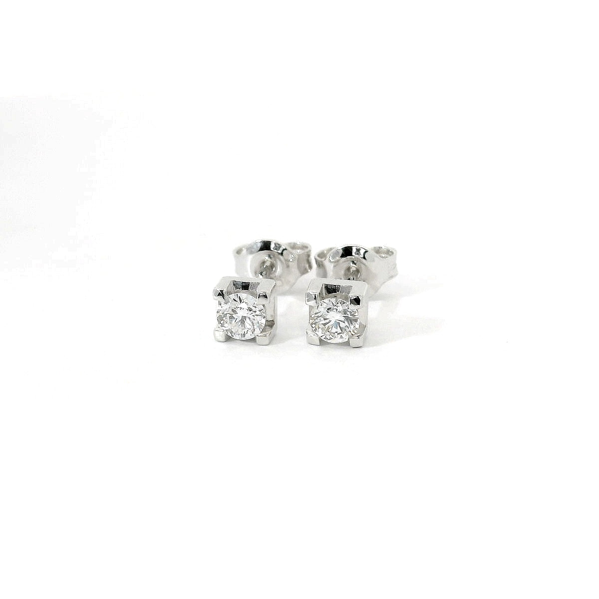 White gold stud earrings with brilliant-cut lab-grown diamonds, 0.41 carats.