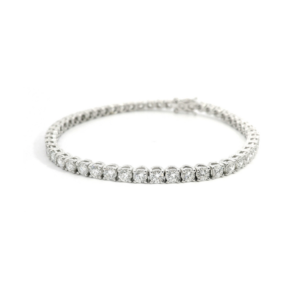 White gold wire tennis bracelet with brilliant-cut lab-grown diamonds, 5.54 carats.