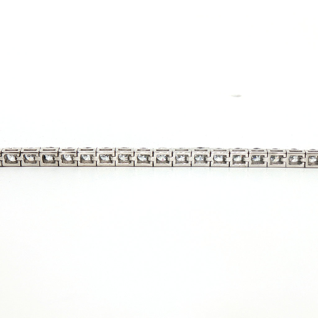 Bracciale tennis in oro bianco con diamanti Lab-Grown taglio brillante, 2,23 carati.