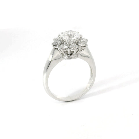 Anello Margherita in Oro Bianco e Diamanti Lab-Grown taglio brillante, 2,68 carati.