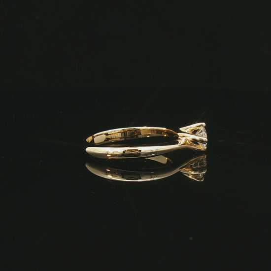Solitario In Argento 925 Dorato con Diamante Lab-Grown taglio brillante.