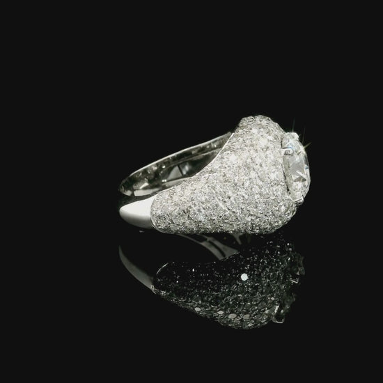 Fascia per mignolo con centrale e pavè di diamanti lab-grown taglio brillante, 4,27 carati.