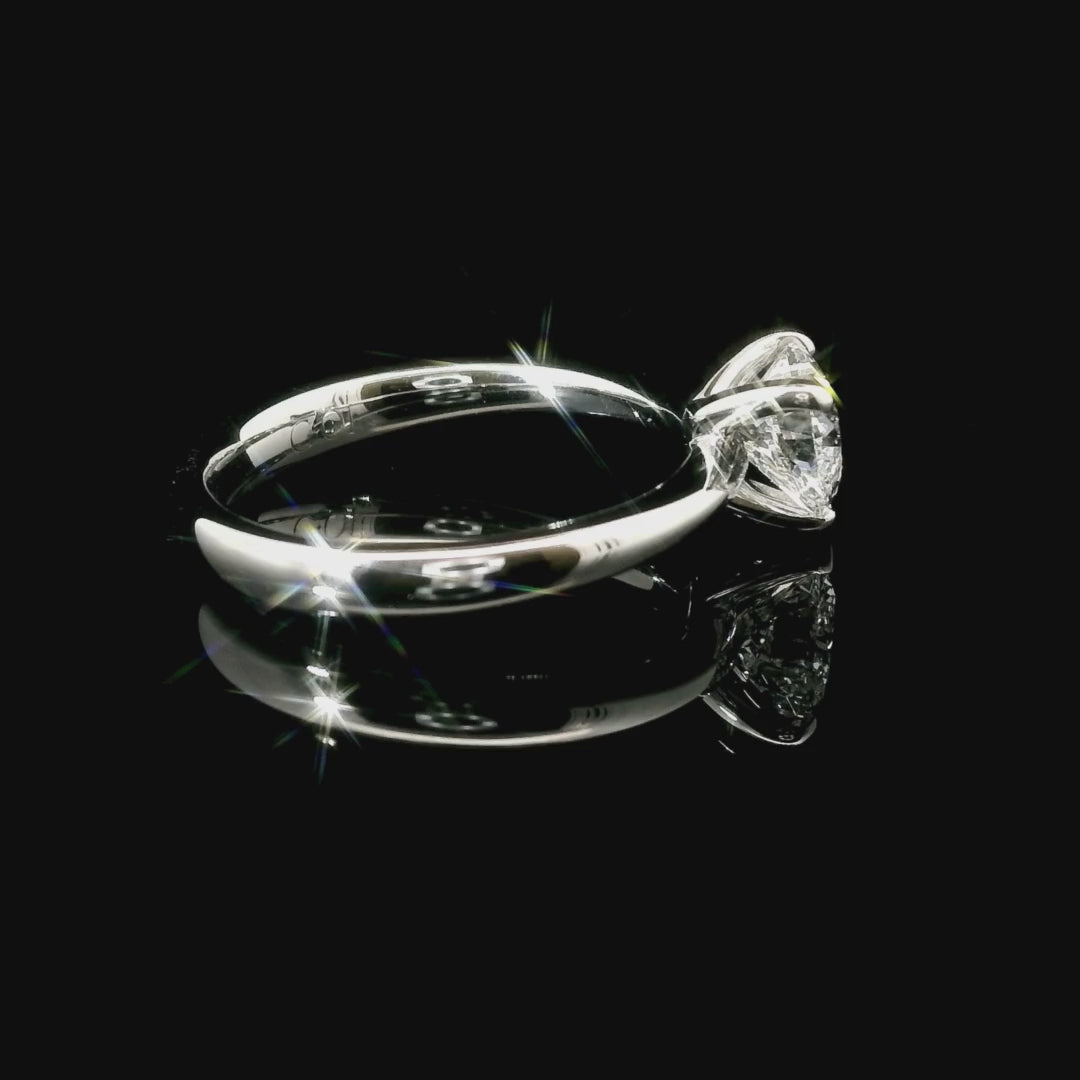 Solitaire in white gold with heart-cut lab-grown diamond, 1.00 carats.