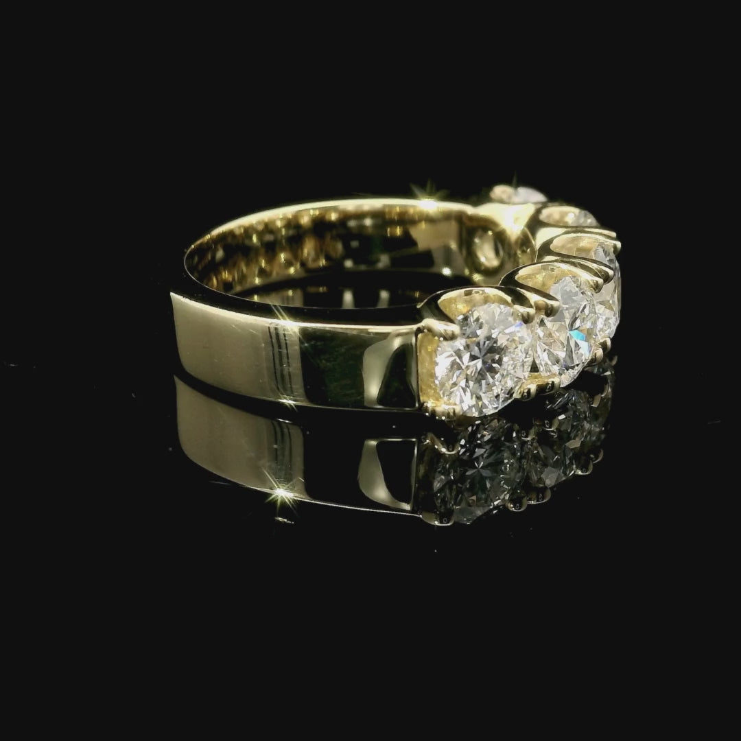 White gold band with 5 brilliant-cut lab-grown diamonds, 2.10 carats.