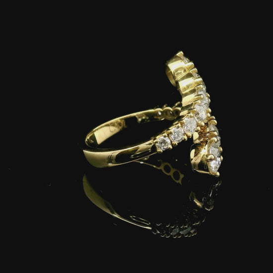 Open contrariè gradation ring in yellow gold with brilliant-cut lab-grown diamonds, 1.96 carats.