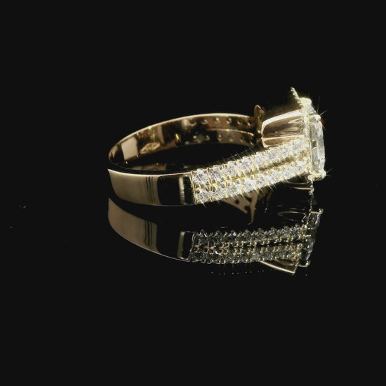 Anello Fancy in oro rosa con diamanti lab-grown taglio princess e brillante, 2,47 carati.