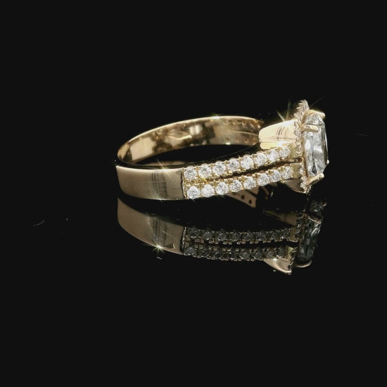 Anello Fancy in oro rosa con diamanti lab-grown taglio cuscino e brillante, 2,03 carati.