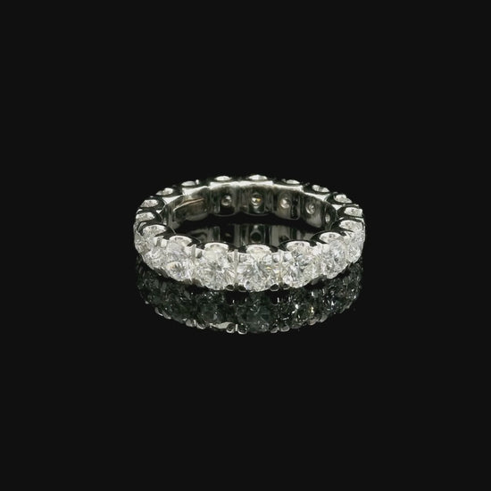 Eternity in oro bianco e diamanti lab-grown taglio brillante, 3,49 carati.