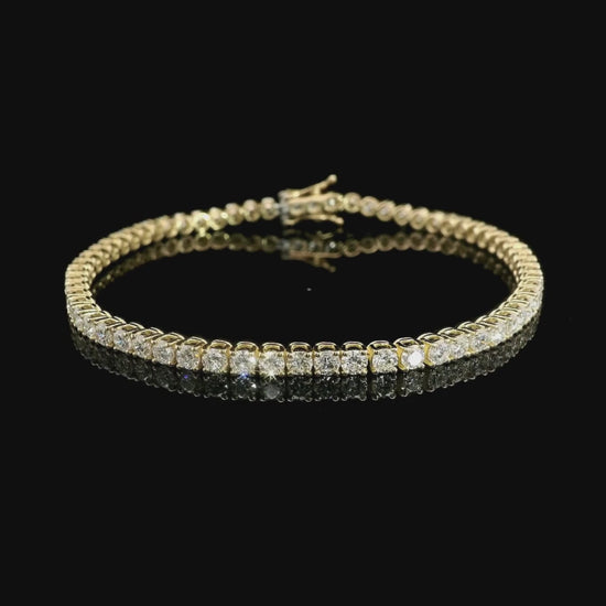 White gold wire tennis bracelet with brilliant-cut diamonds, 5.54 carats.
