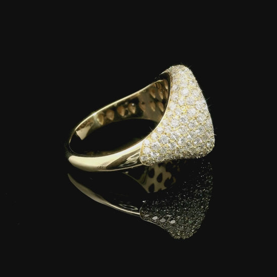 Anello da mignolo in oro giallo con pavè di diamanti lab-grown taglio brillante, 1,70 carati.