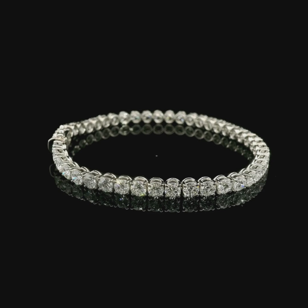 Bracciale Tennis a filo in oro bianco con diamanti lab-grown taglio brillante, 9,27 carati.
