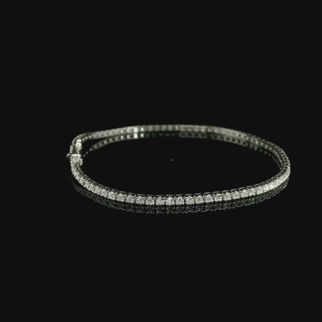 Bracciale Tennis a piramide in oro bianco con diamanti lab-grown taglio brillante, 1,70 carati.