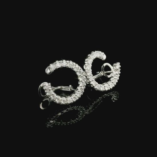 Orecchini a cerchio aperto in oro bianco con diamanti lab-grown taglio brillante, 0,97 carati.