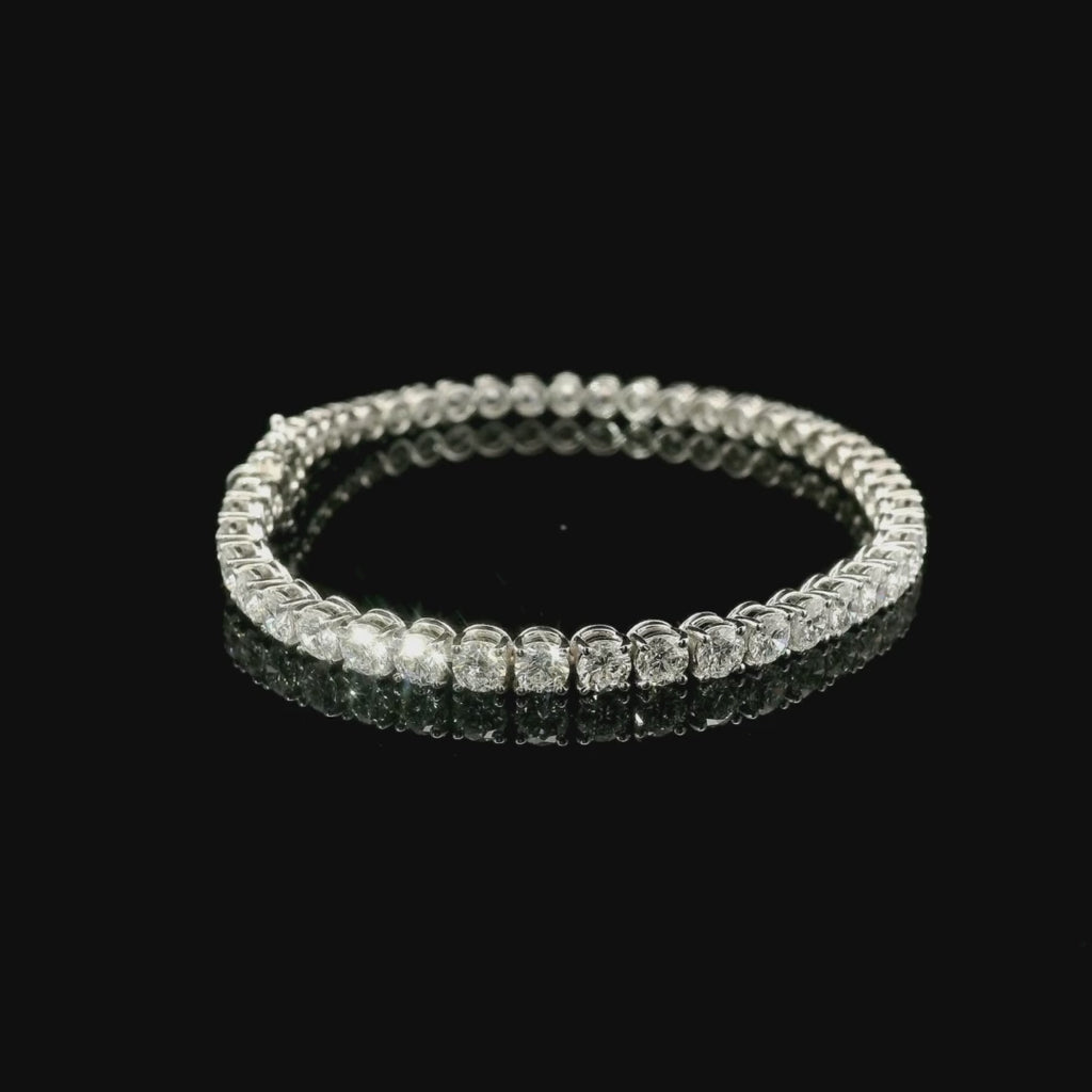 White gold wire tennis bracelet with brilliant-cut lab-grown diamonds, 5.54 carats.