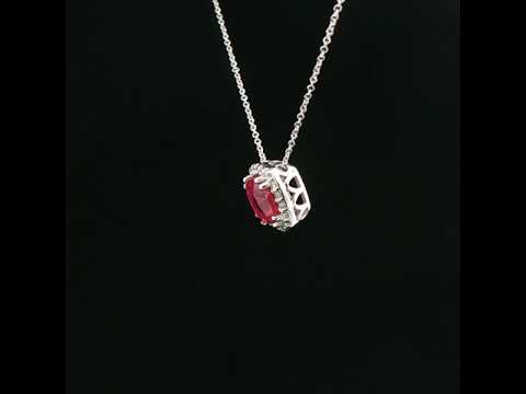 Girocollo in oro bianco con rubino Lab-Grown taglio cuscino e diamanti Lab-Grown taglio brillante.