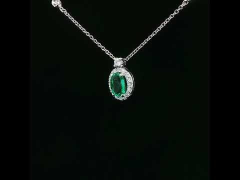 Girocollo in oro bianco con smeraldo Lab-Grown taglio ovale e diamanti Lab-Grown taglio brillante.