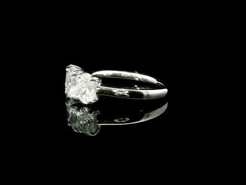 Trilogy in oro bianco con diamanti Lab-Grown taglio ovale, 1,73 carati.