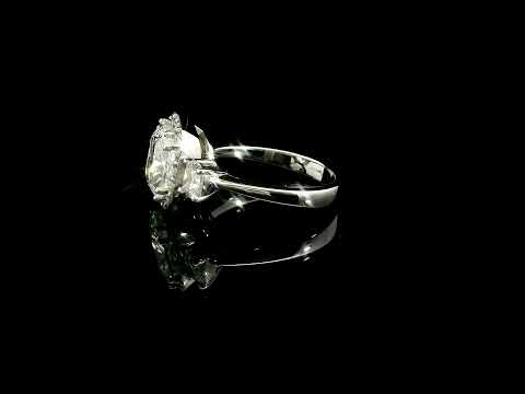 Trilogy in oro bianco con diamanti lab-grown taglio cuscino e brillante, 4,10 carati.