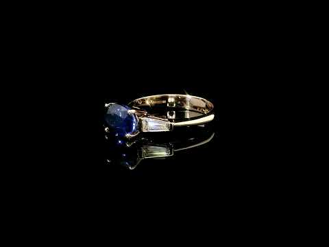 Anello in oro rosa con zaffiro Lab-Grown e diamanti Lab-Grown taglio taper.