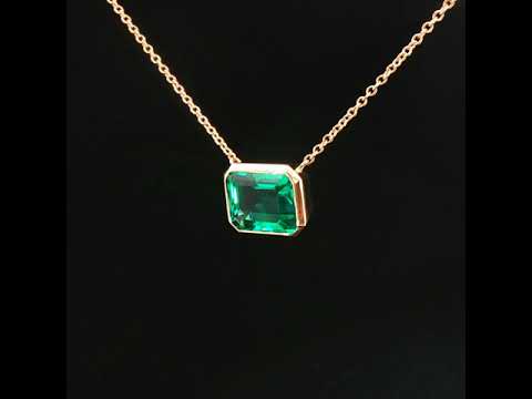 Girocollo in oro giallo con smeraldo Lab-Grown taglio smeraldo,3,41 carati.