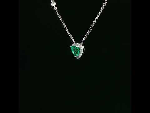 Girocollo in oro bianco con smeraldo Lab-Grown taglio cuore e diamanti Lab-Grown taglio brillante.