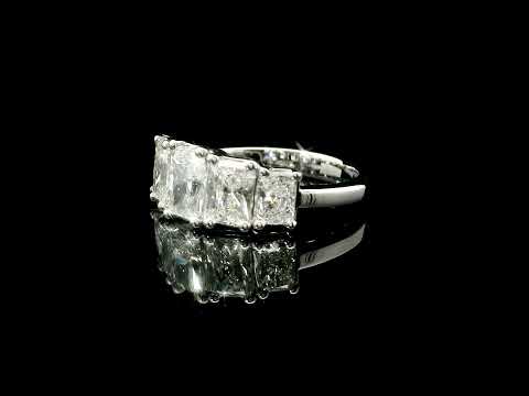 Fedina in oro bianco con diamanti Lab-Grown taglio radiant, 2,39 carati.