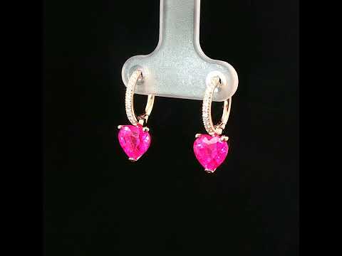 Orecchini a cerchio in oro rosa con zaffiro rosa taglio cuore e diamanti Lab-Grown taglio brillante.